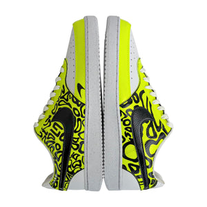 Inner sides of yellow doodle pair