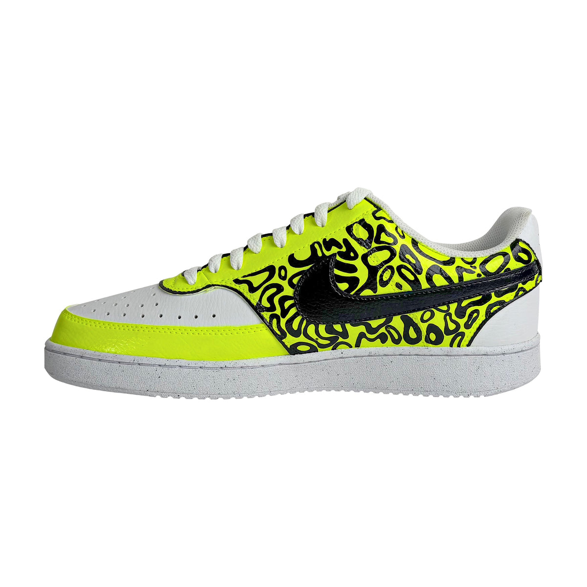 Lateral view of yellow doodle custom Court Vision