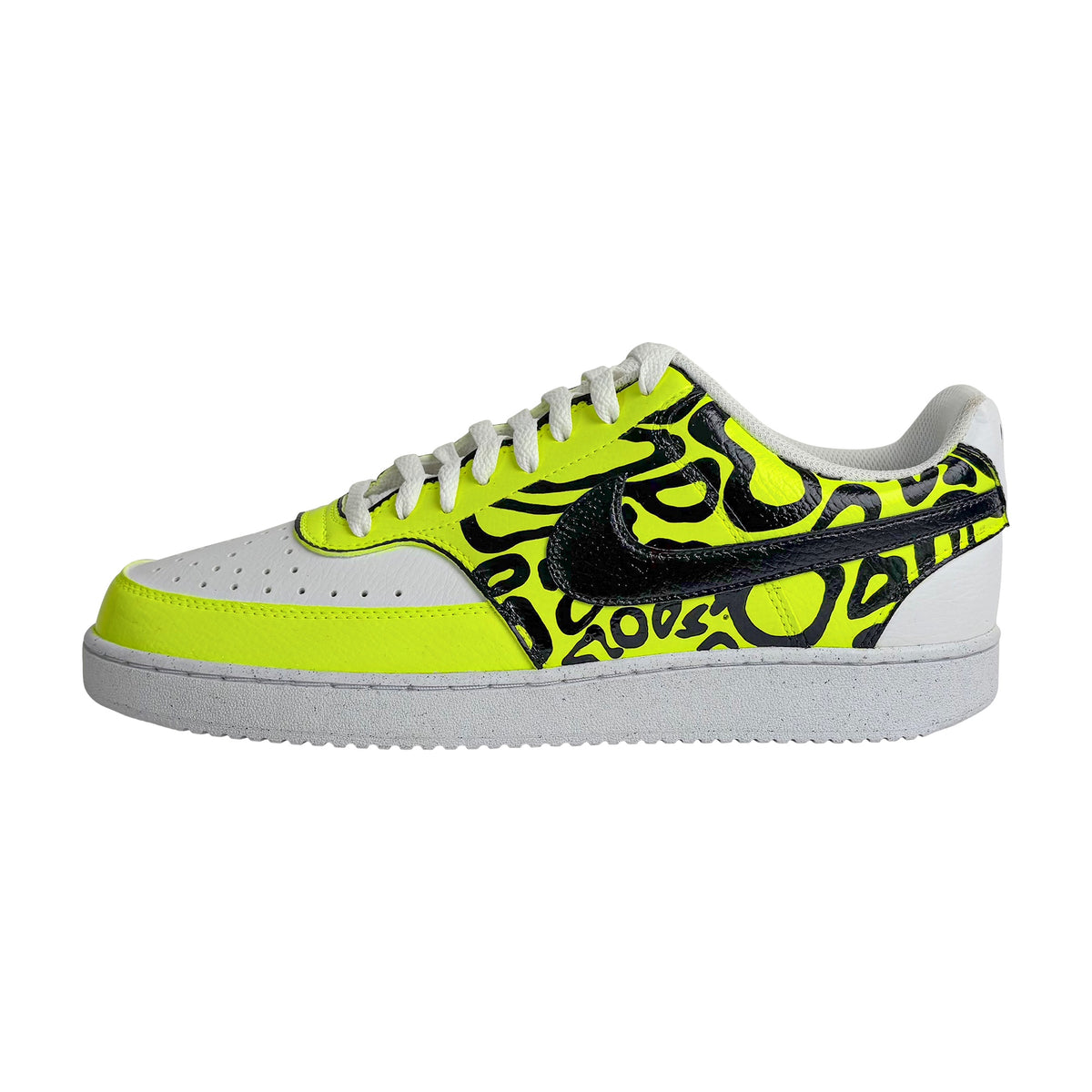 Neon yellow toe stripe on custom Court Vision